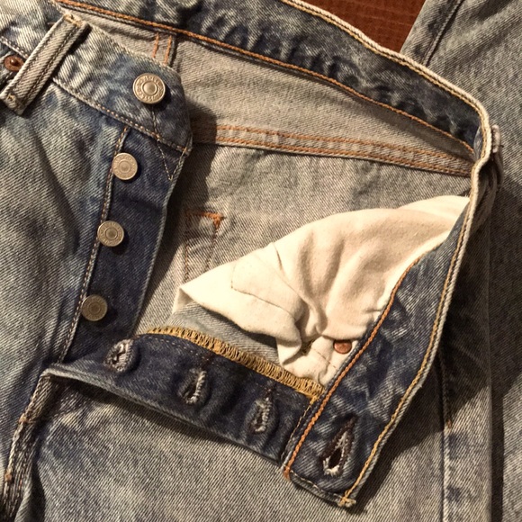 Vintage Levi’s 501 Highwaisted Jeans - Picture 5 of 7